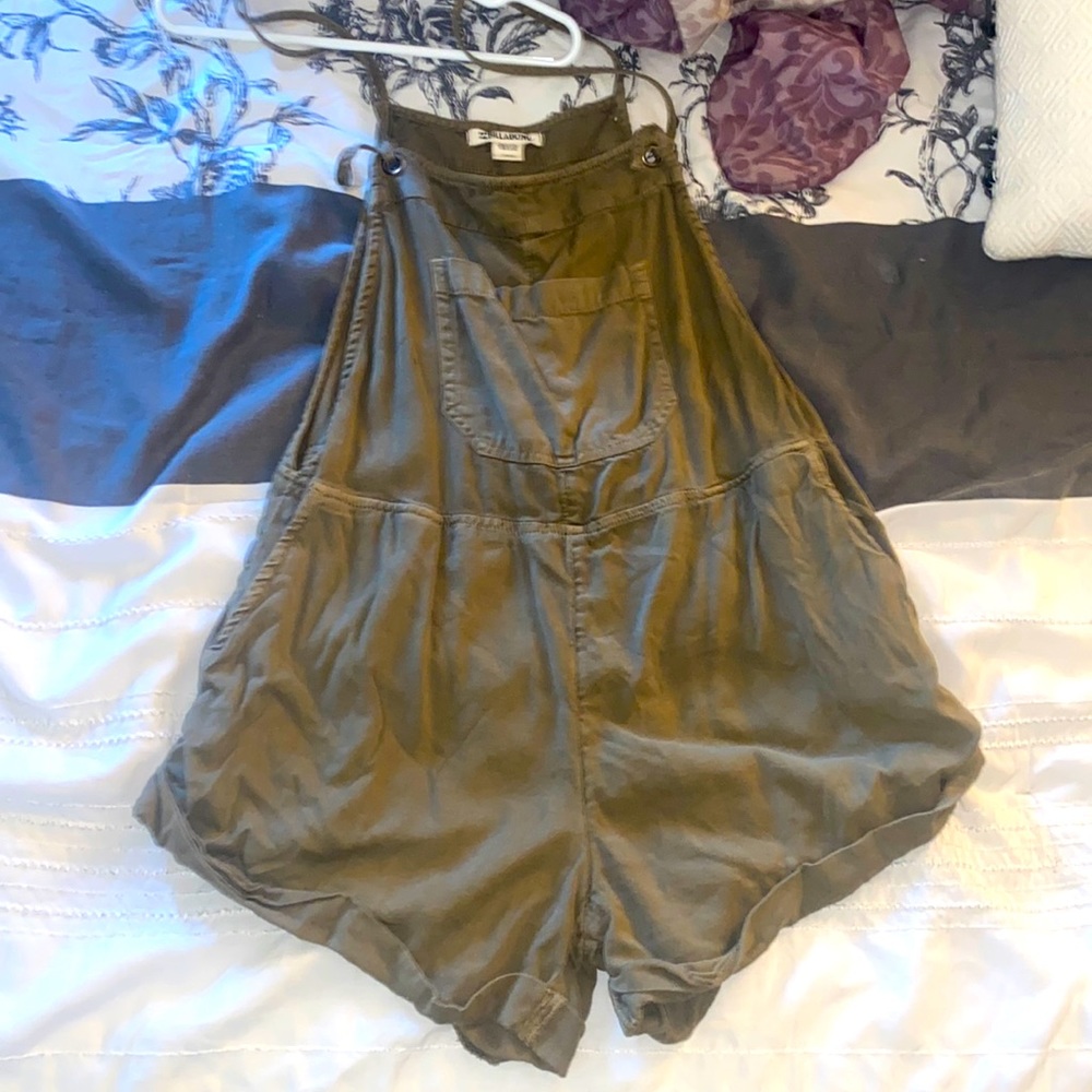 Billabong wild pursuit romper. M